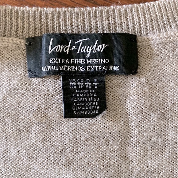 Lord Taylor fine merino sweater - Picture 2 of 4